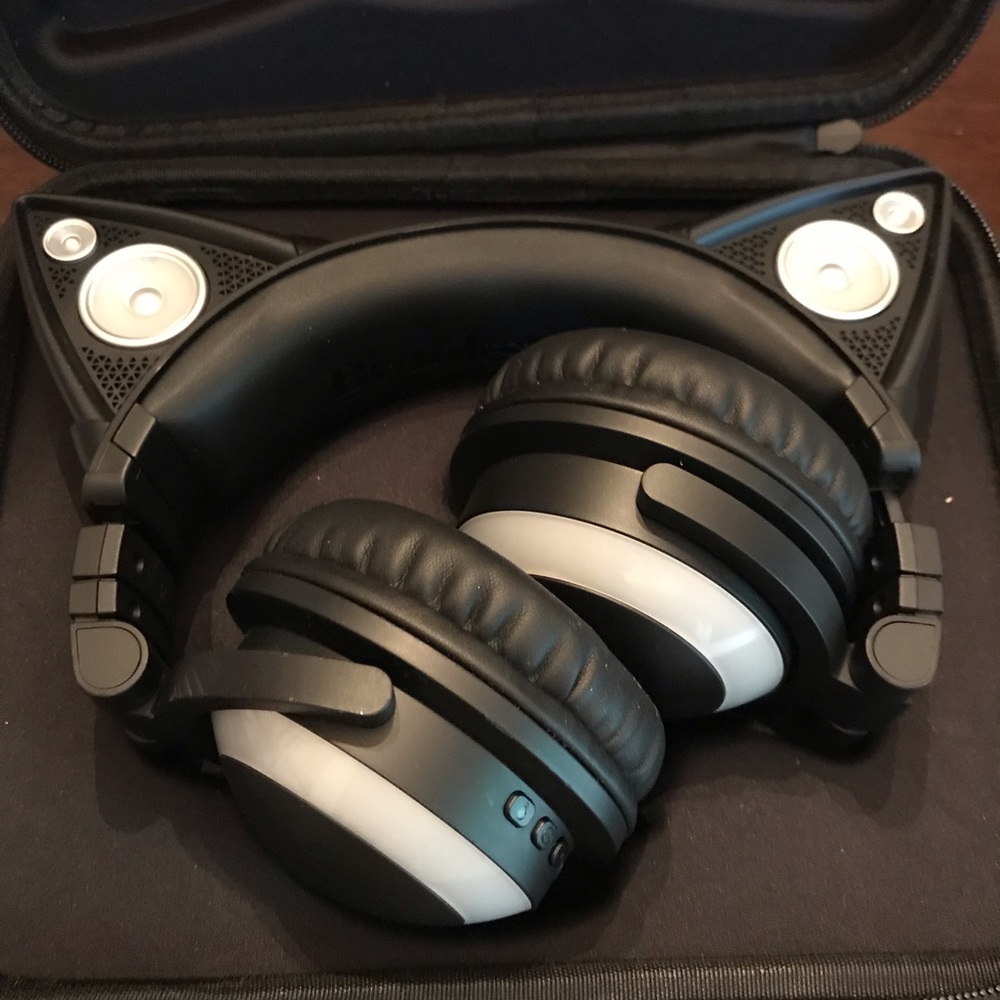 !!!SALE!!! Light up cat ear headphones
